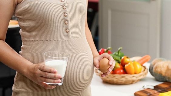 Sữa bầu tốt cho sức khỏe mẹ và khi nào thì nên uống sữa bầu